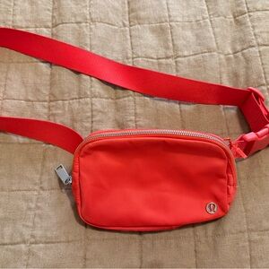 Lululemon everywhere belt bag in red